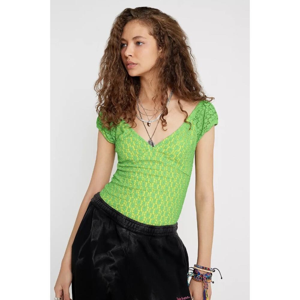 Urban Outfitters Molly Green Lace Puff Cap Sleeve Top V-neck Small